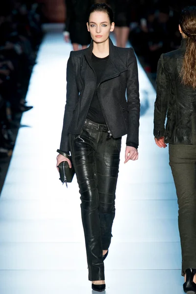 Look 13